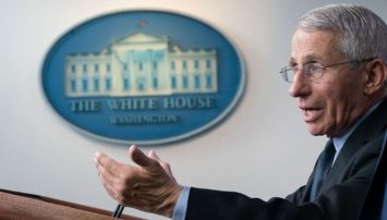 Dr. Anthony fauci speaks at w White House coronavirus briefing.