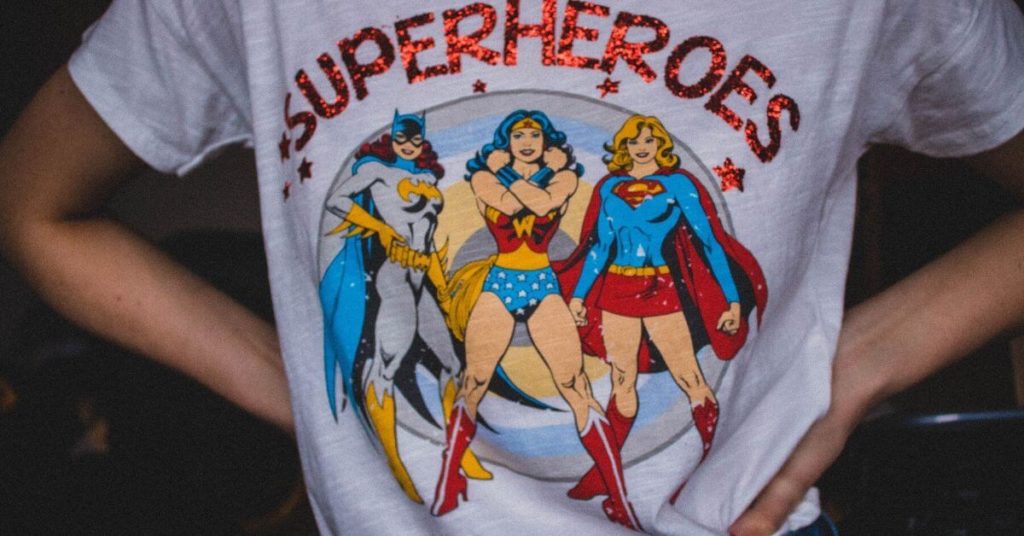 Tshirt showing superheroes