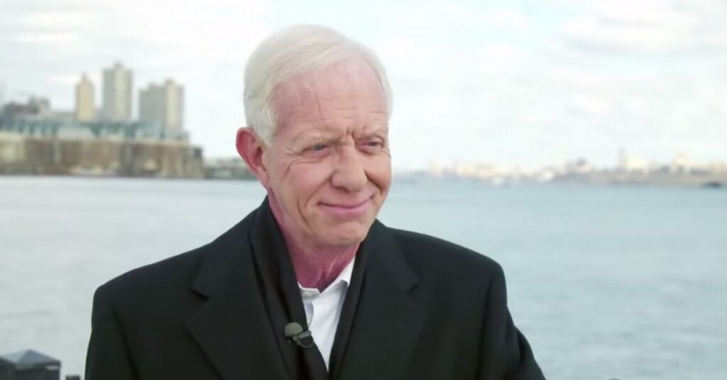 Pilot Hero ‘Sully’ Warns America that Trump is Heading for a Crash